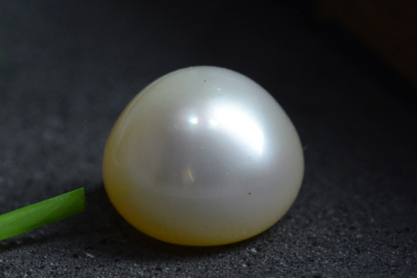 The Versatile Charm of Pearls: Exploring Natural Basra Moti and Cultured Options
